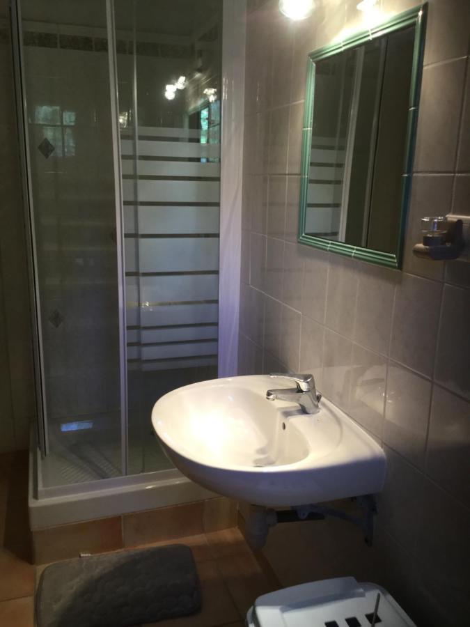 Appartement Dans Un Mas Provencal إستريس المظهر الخارجي الصورة